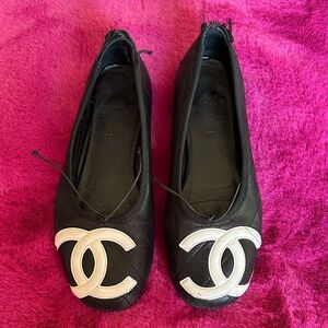 CHANEL Black Flats with White Double CC Logo